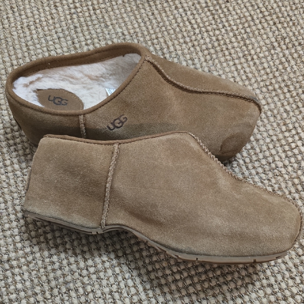 Ugg Clogs Womens Size 6